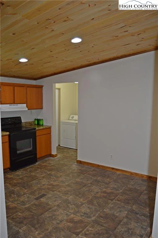 Image number 19 for the current listing