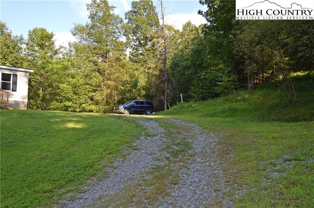 Image number 3 for the current listing