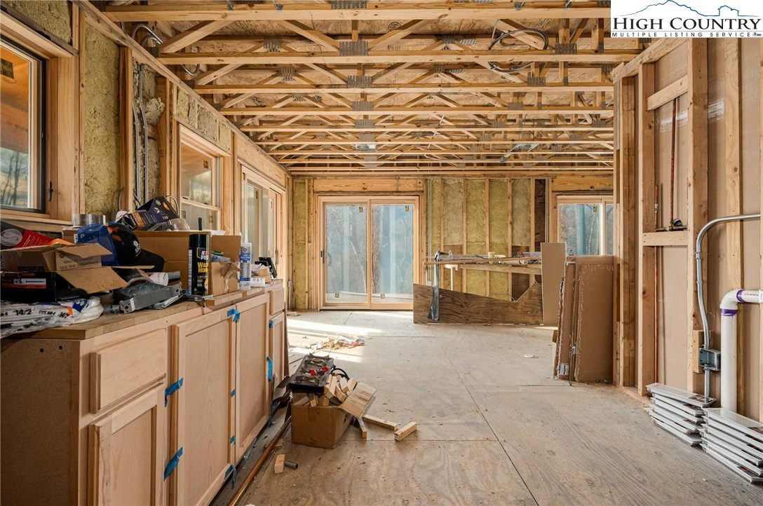 Image number 4 for the current listing