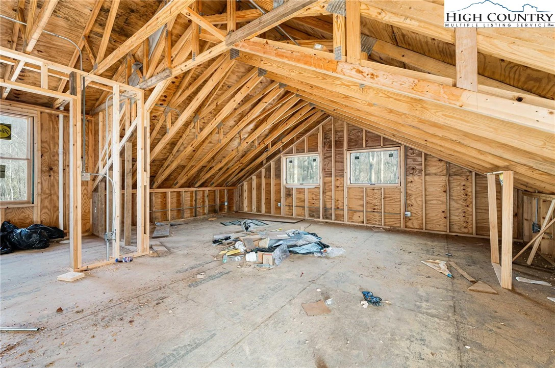 Image number 2 for the current listing