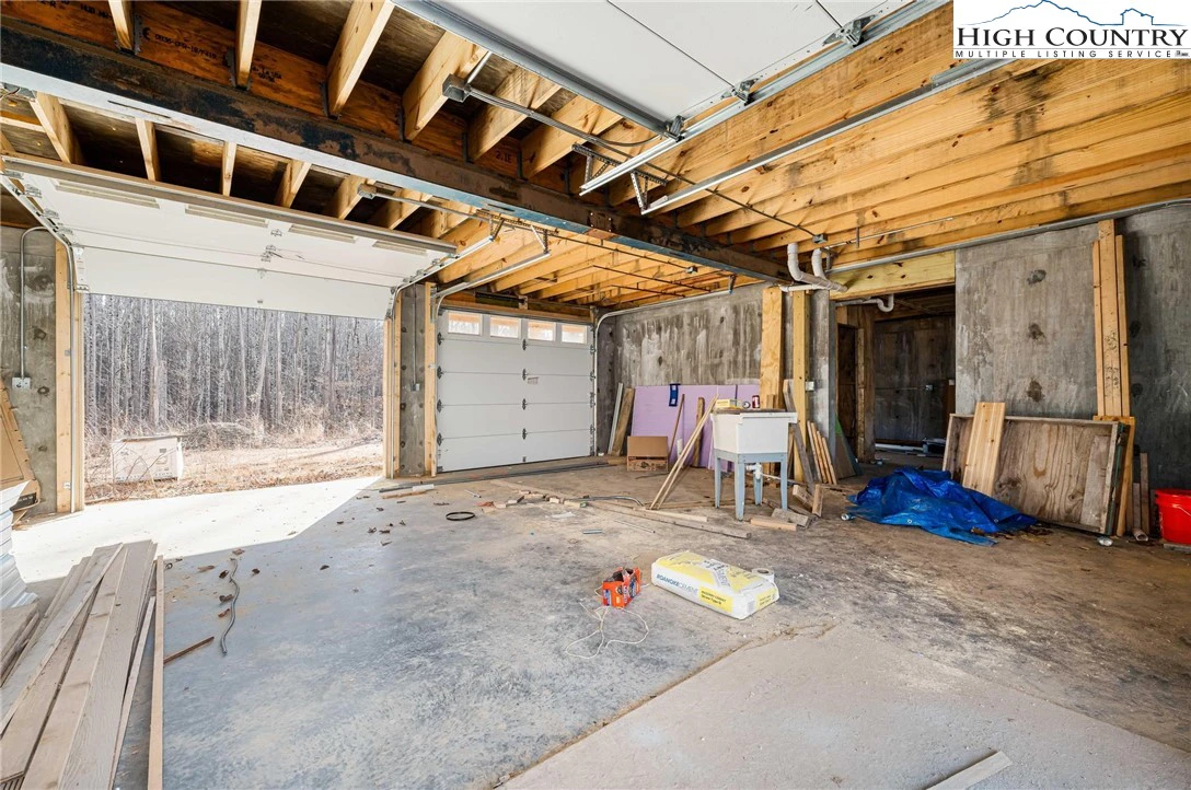 Image number 15 for the current listing