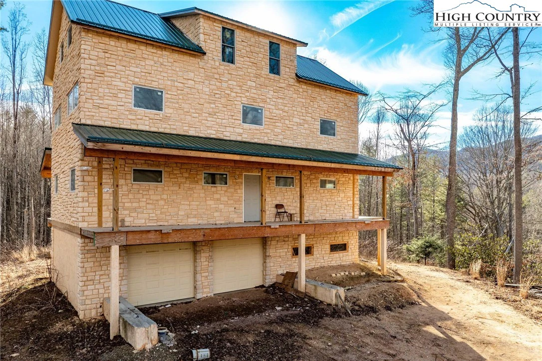 Image number 1 for the current listing