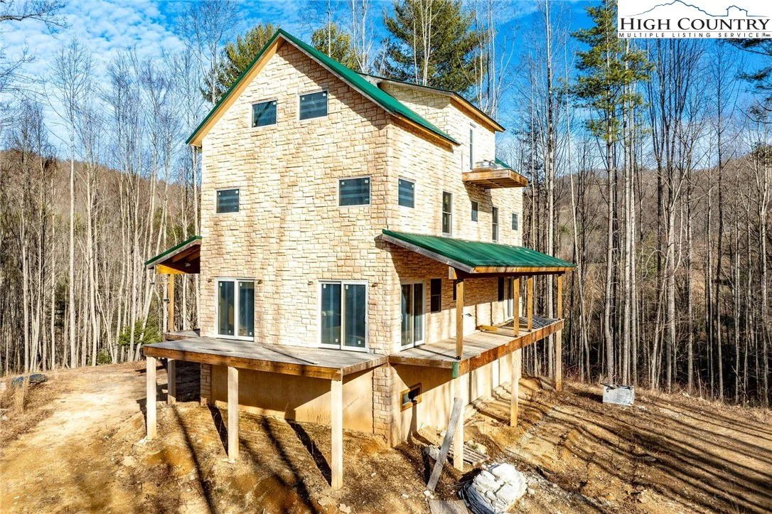 Image number 21 for the current listing