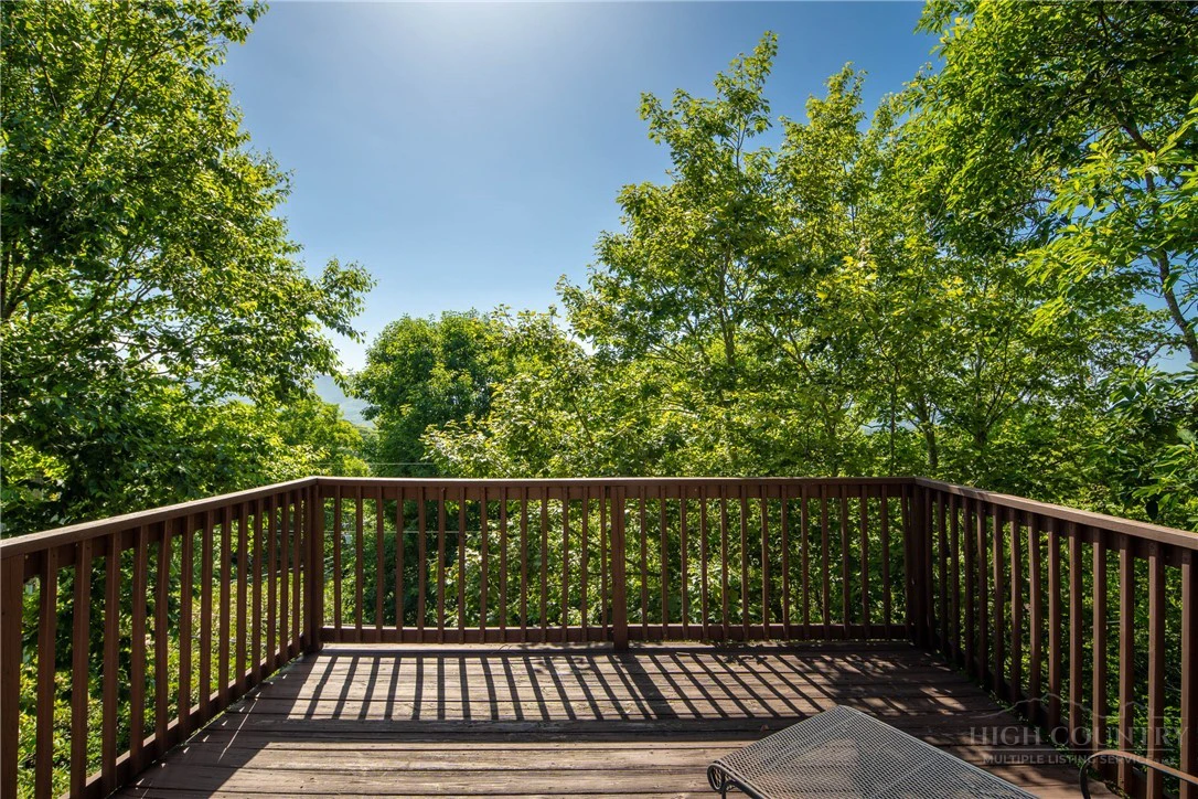 Image number 20 for the current listing