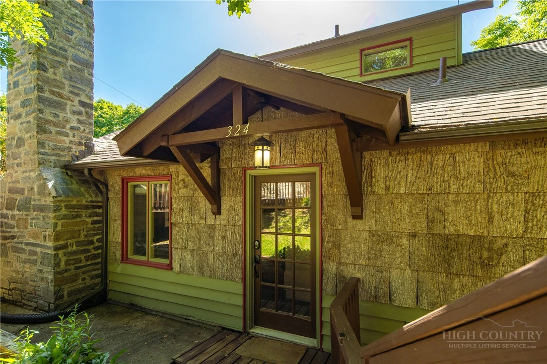 Image number 2 for the current listing