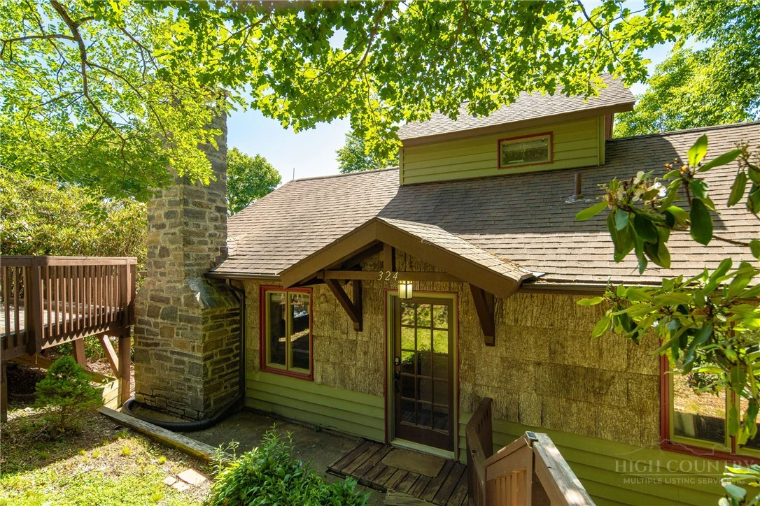 Image number 1 for the current listing