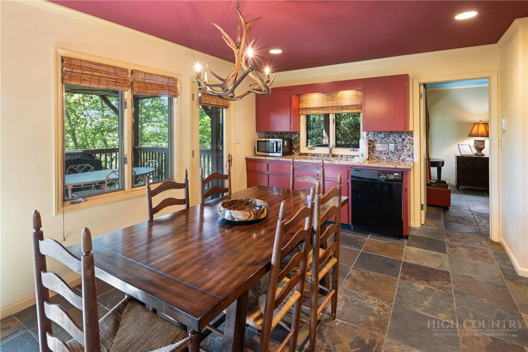 Image number 7 for the current listing
