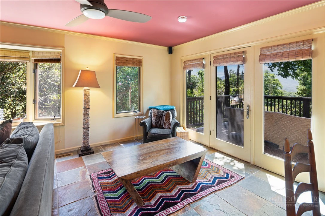 Image number 6 for the current listing