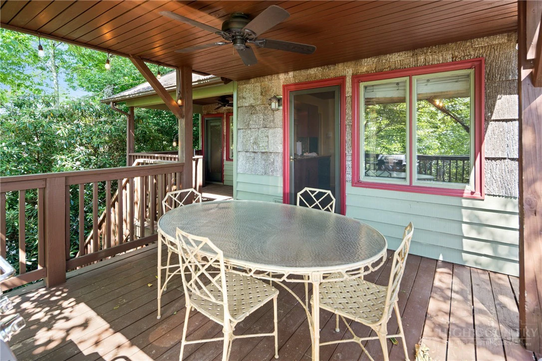 Image number 28 for the current listing