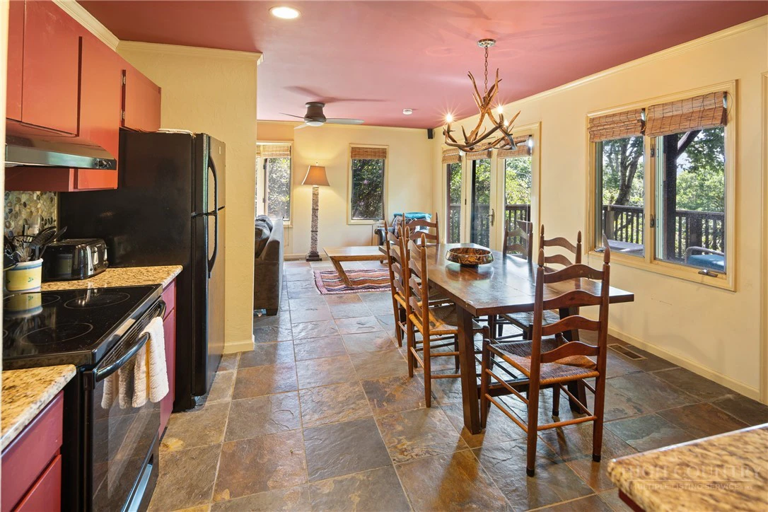 Image number 8 for the current listing