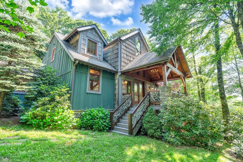 Image number 1 for the current listing