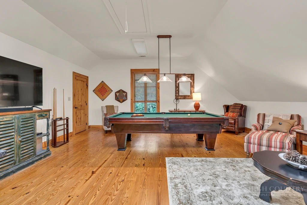 Image number 7 for the current listing