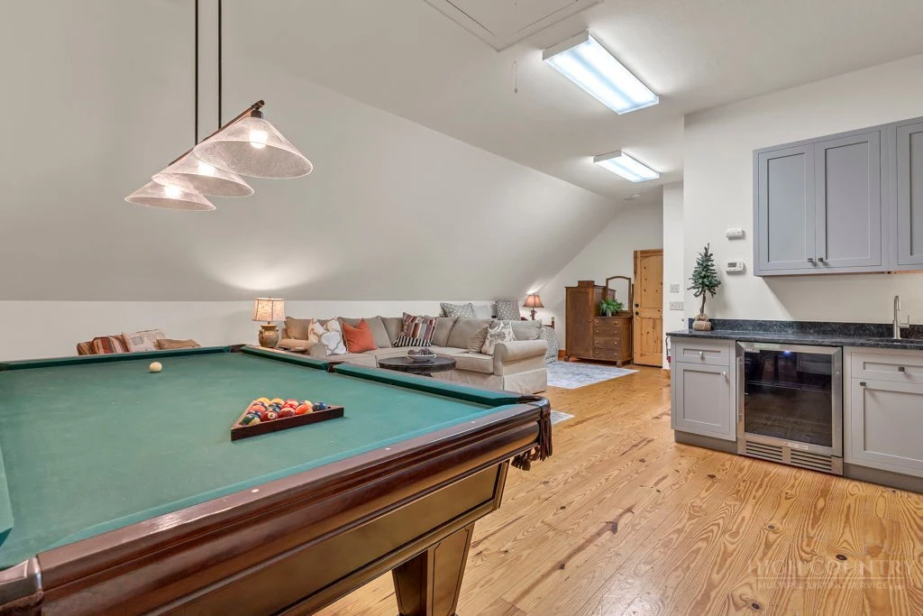 Image number 6 for the current listing