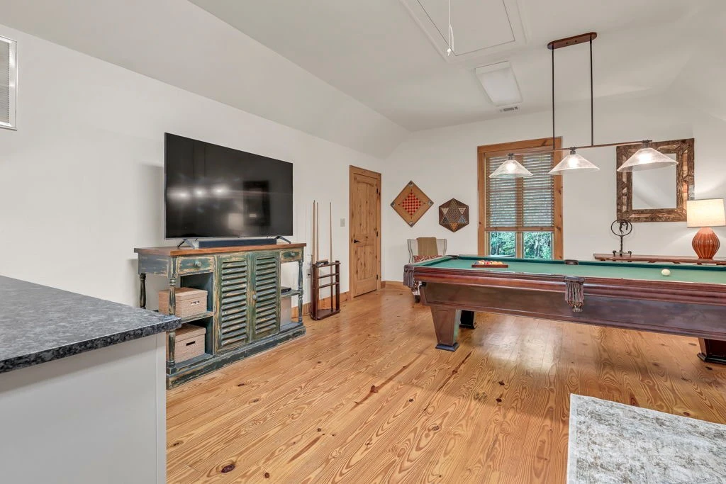 Image number 9 for the current listing