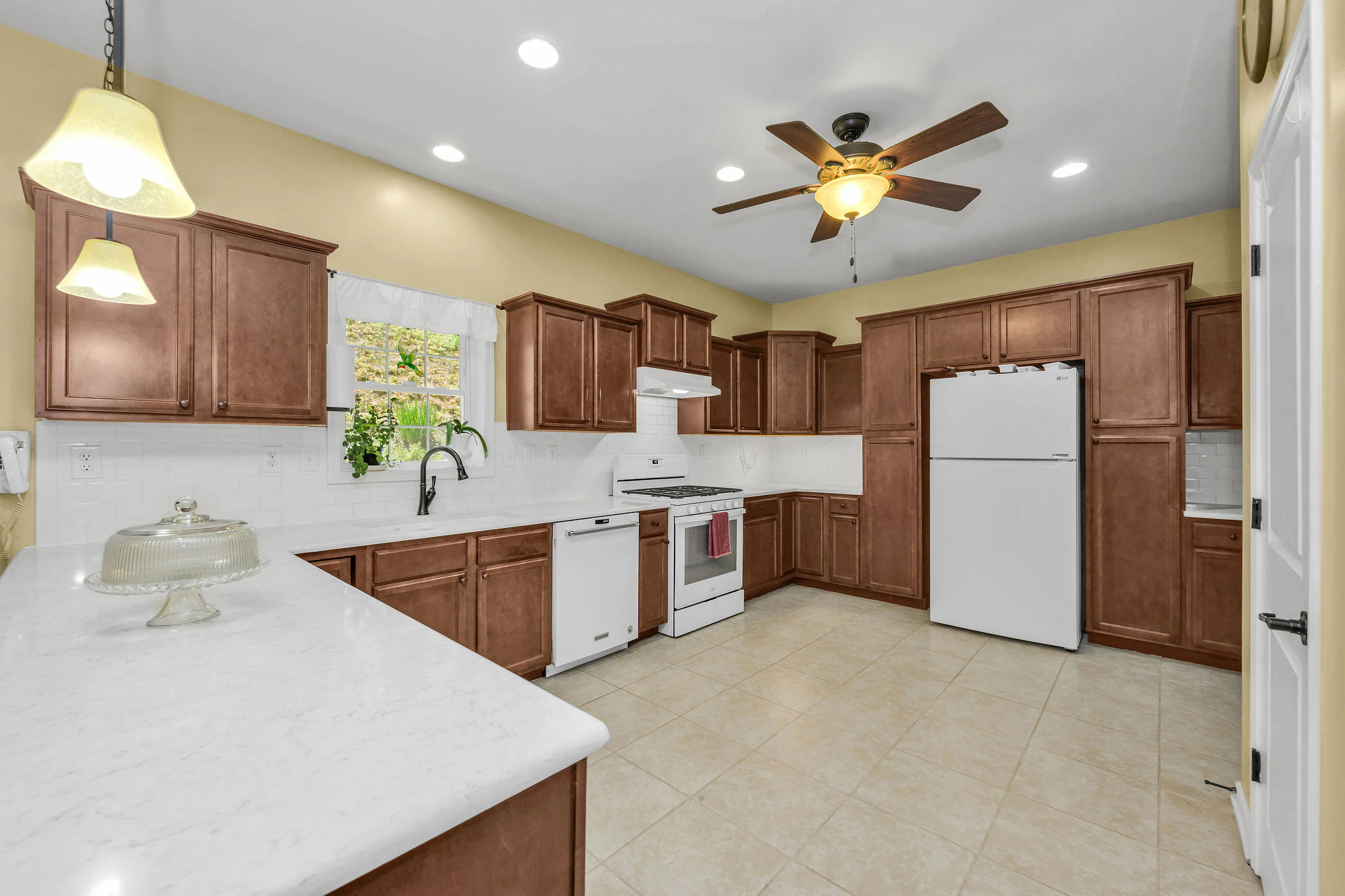 Image number 12 for the current listing