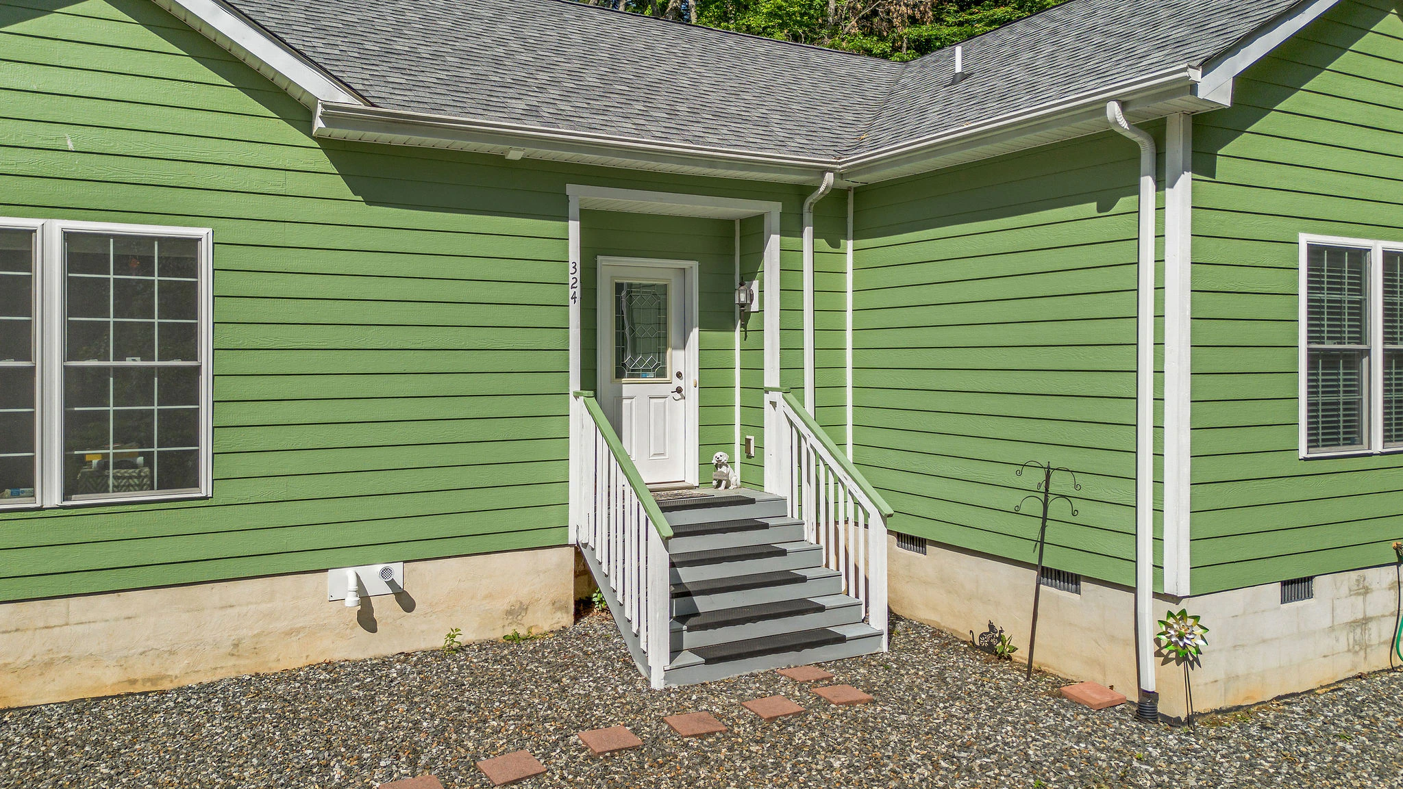 Image number 5 for the current listing