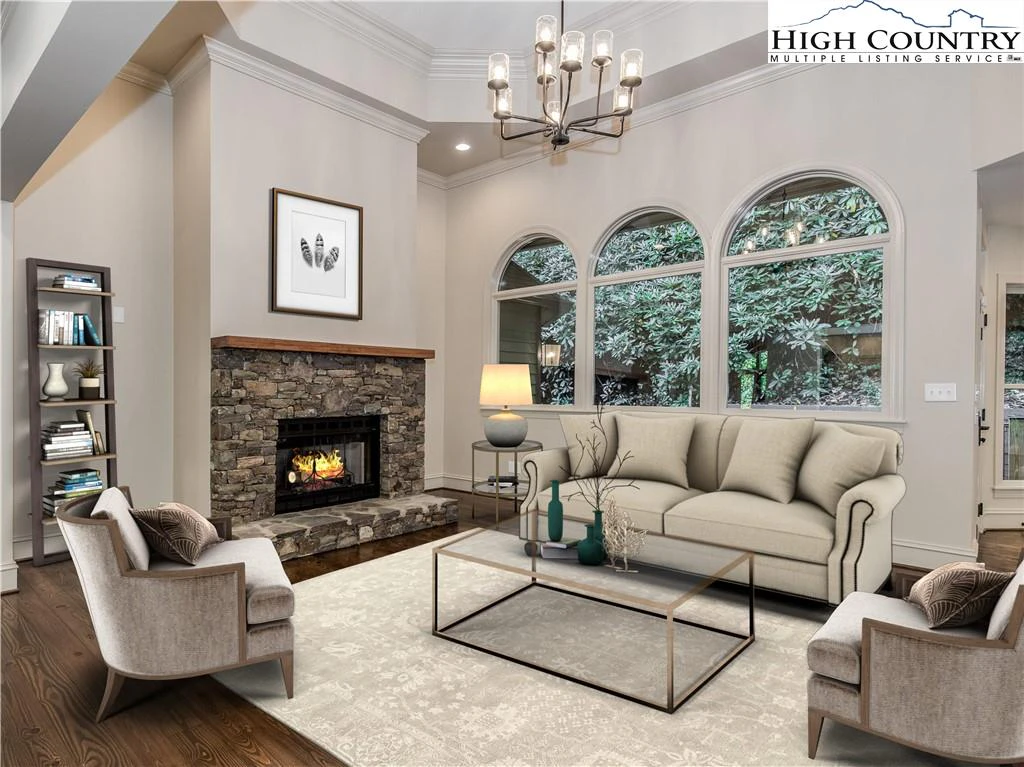 Image number 1 for the current listing