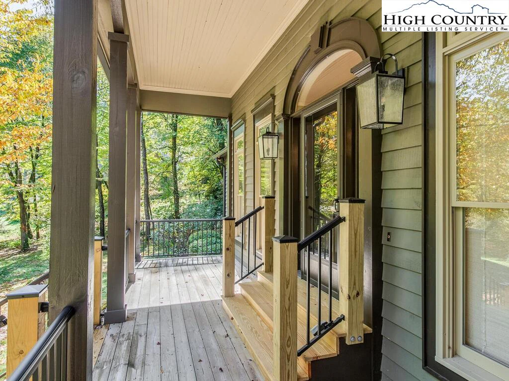Image number 3 for the current listing