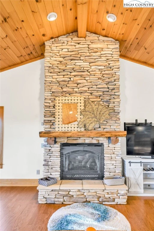 Image number 16 for the current listing