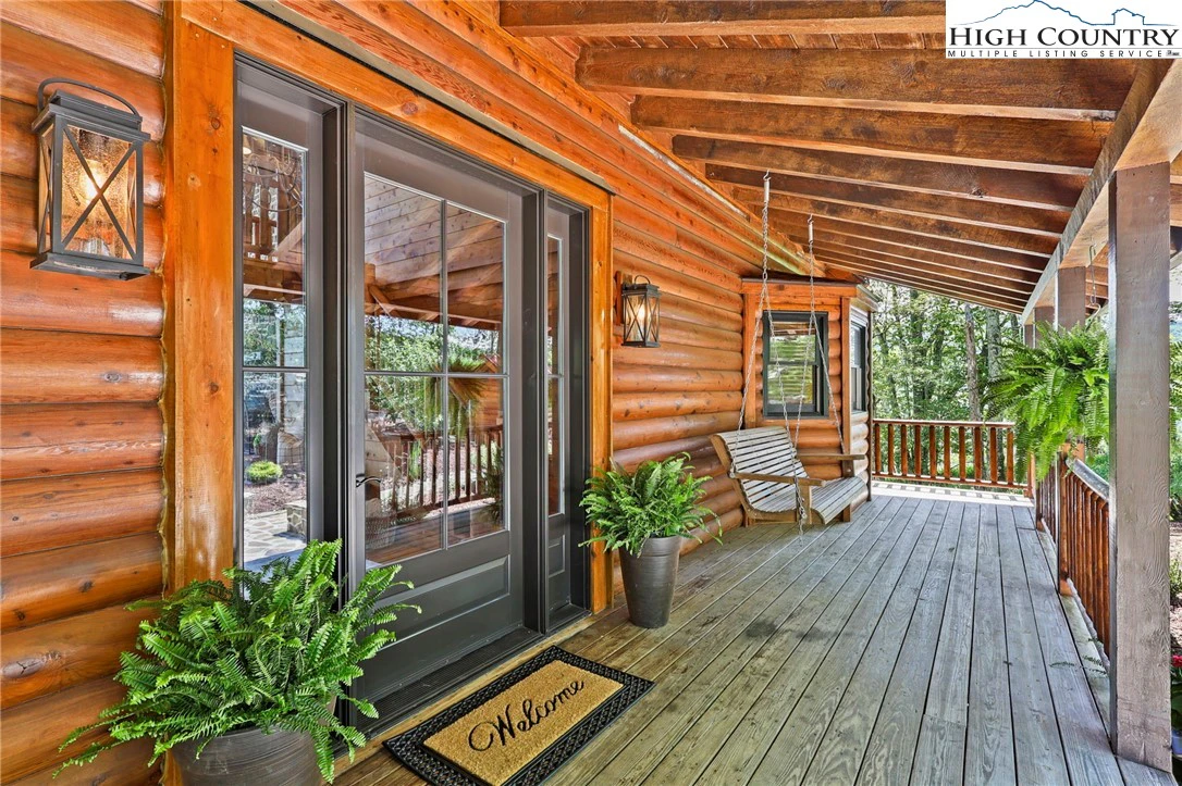 Image number 21 for the current listing