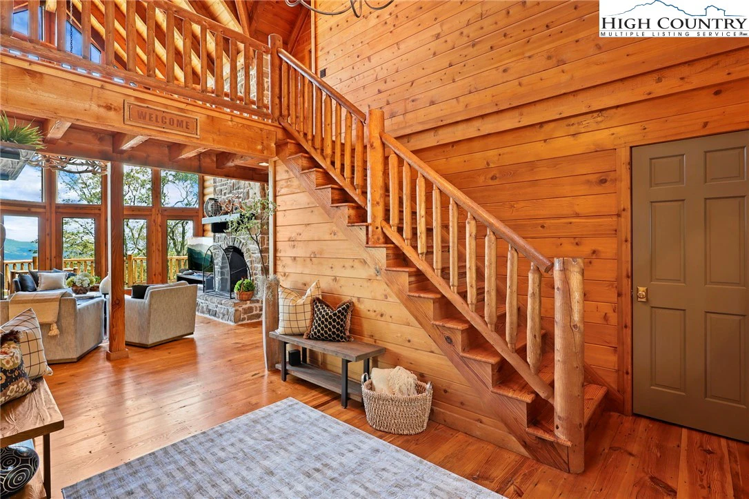 Image number 3 for the current listing