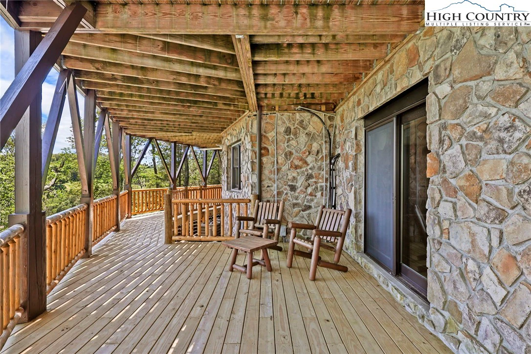 Image number 23 for the current listing