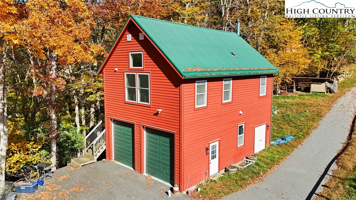 Image number 1 for the current listing