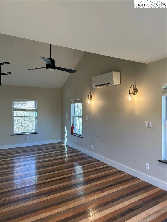 Image number 4 for the current listing