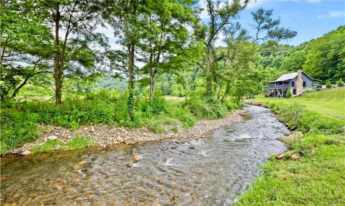 Image number 2 for the current listing