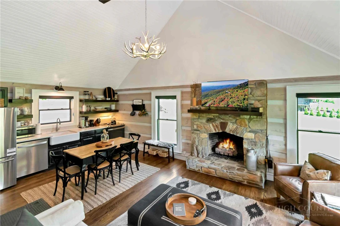 Image number 12 for the current listing