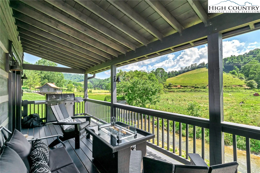 Image number 3 for the current listing