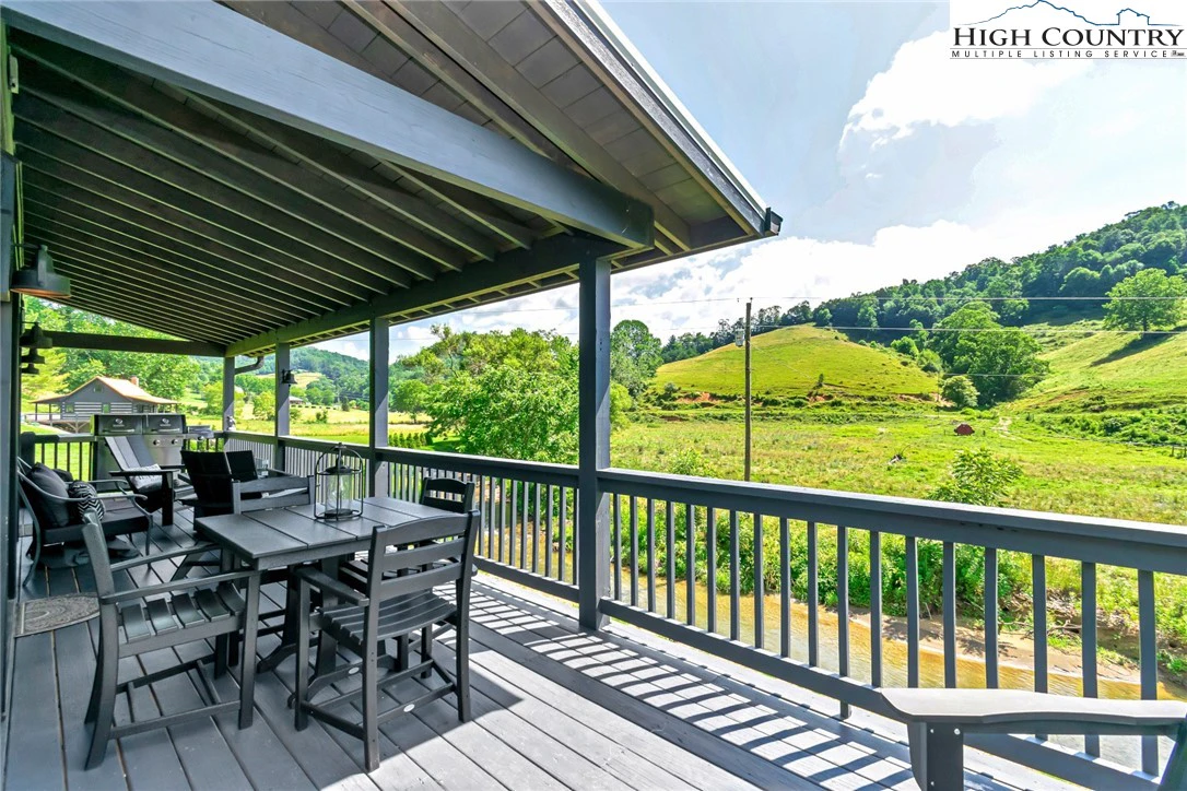 Image number 4 for the current listing