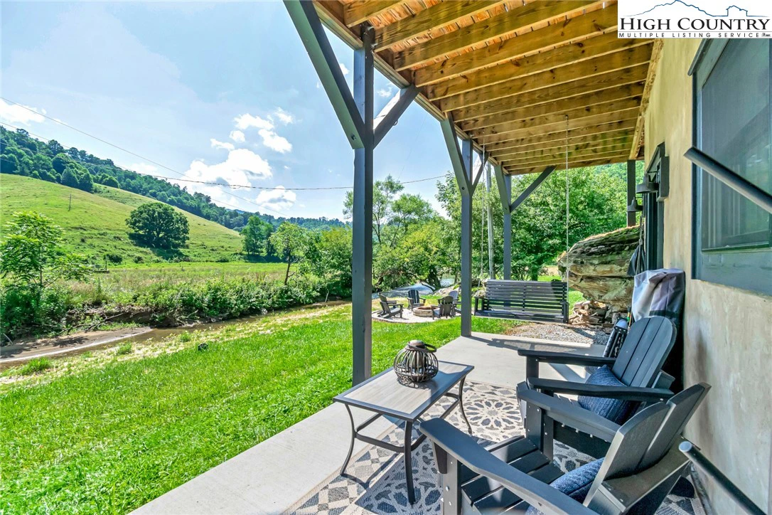 Image number 13 for the current listing