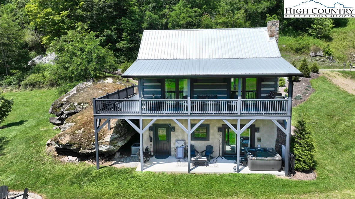 Image number 17 for the current listing