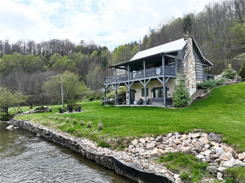 Image number 21 for the current listing