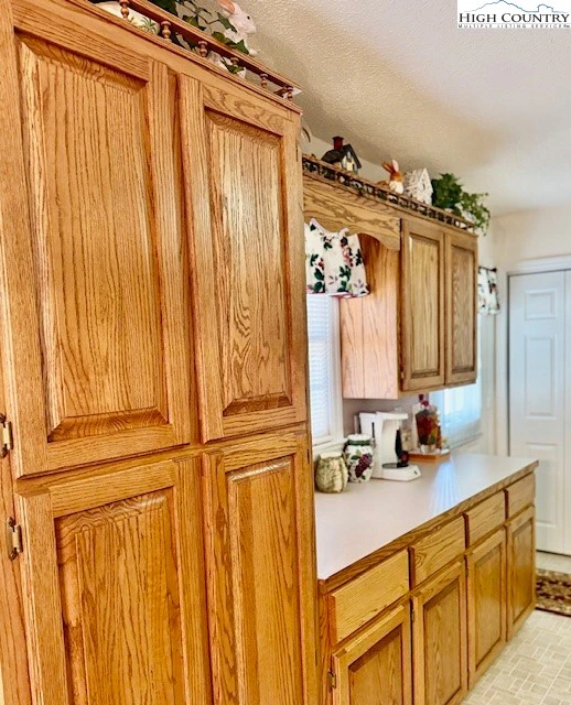 Image number 9 for the current listing