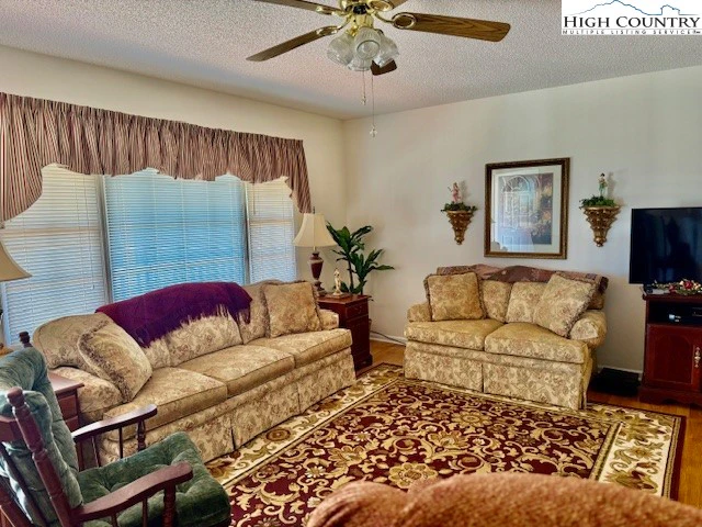 Image number 5 for the current listing