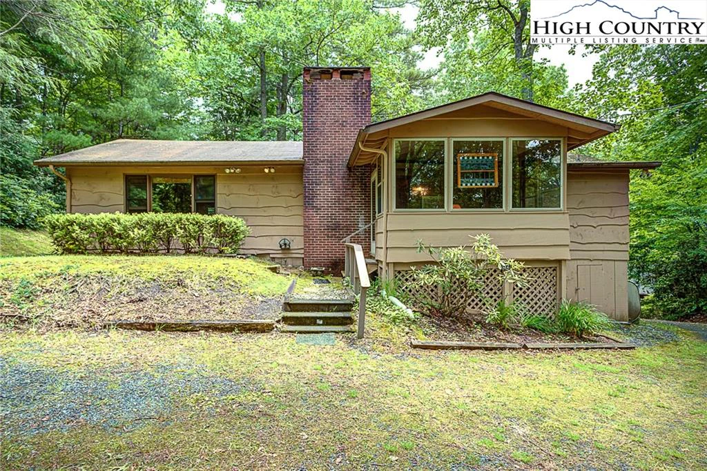Image number 1 for the current listing