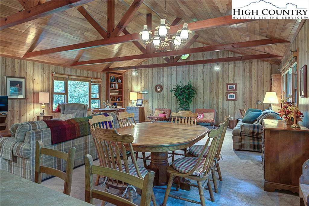 Image number 15 for the current listing