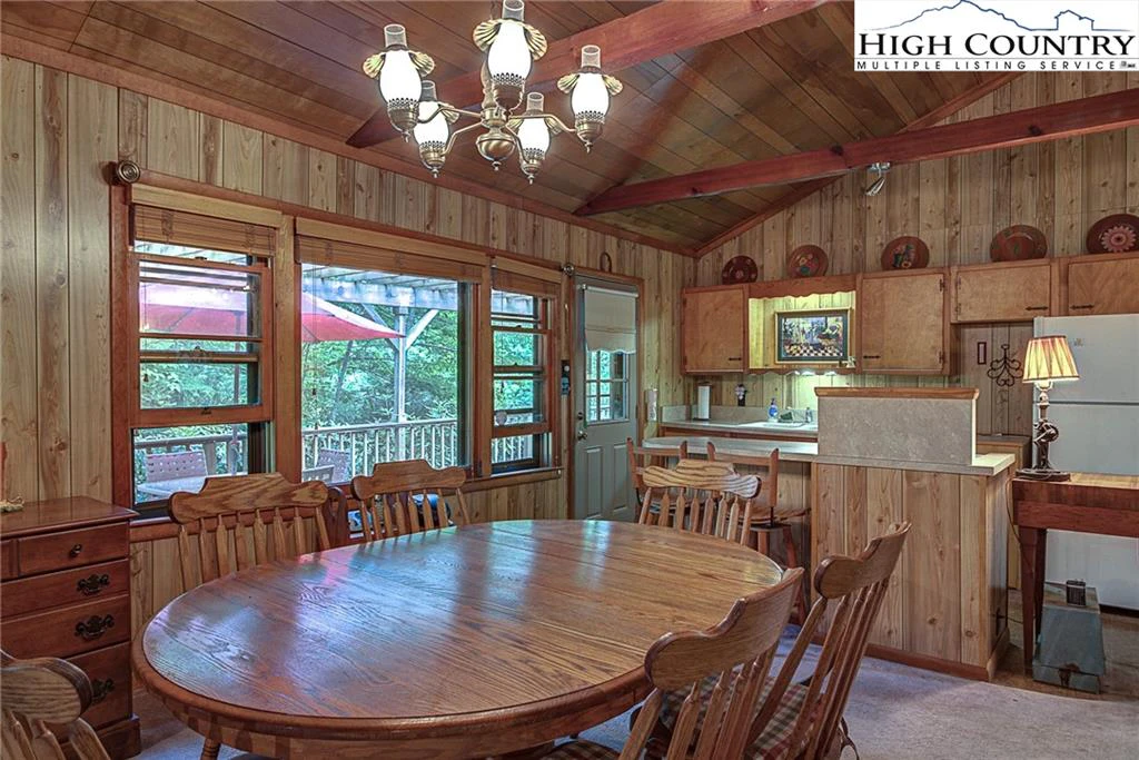 Image number 2 for the current listing