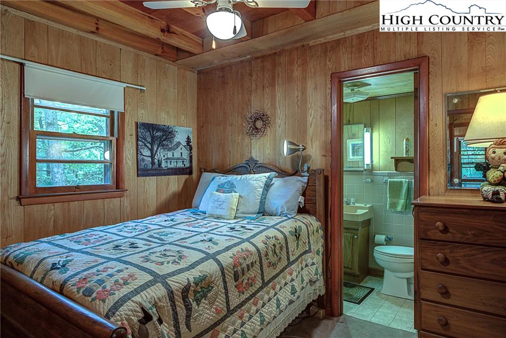 Image number 9 for the current listing