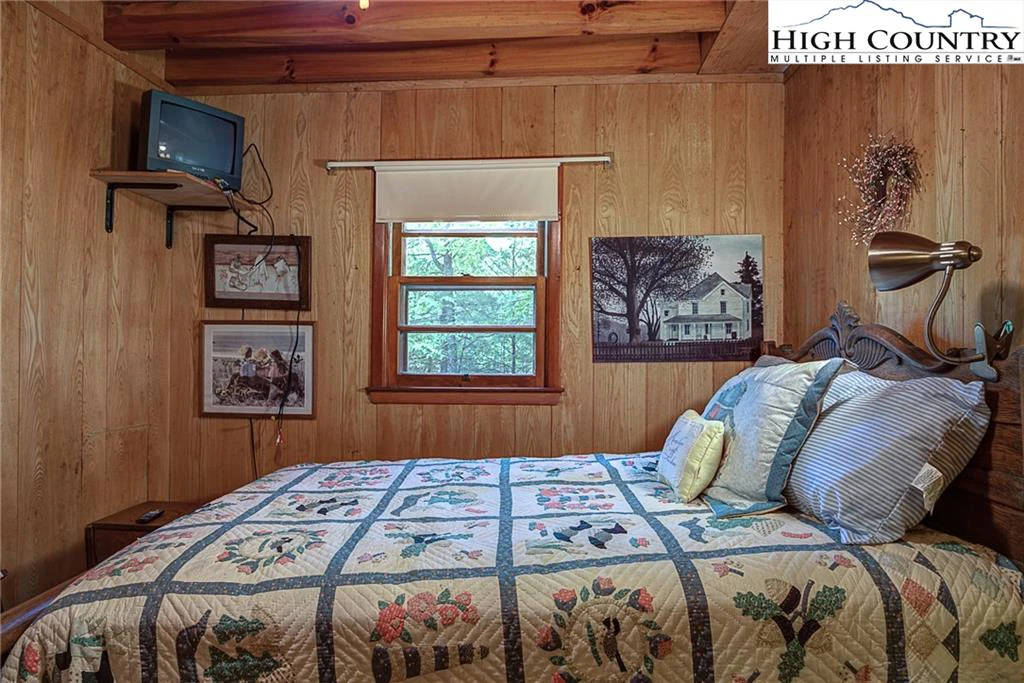 Image number 8 for the current listing
