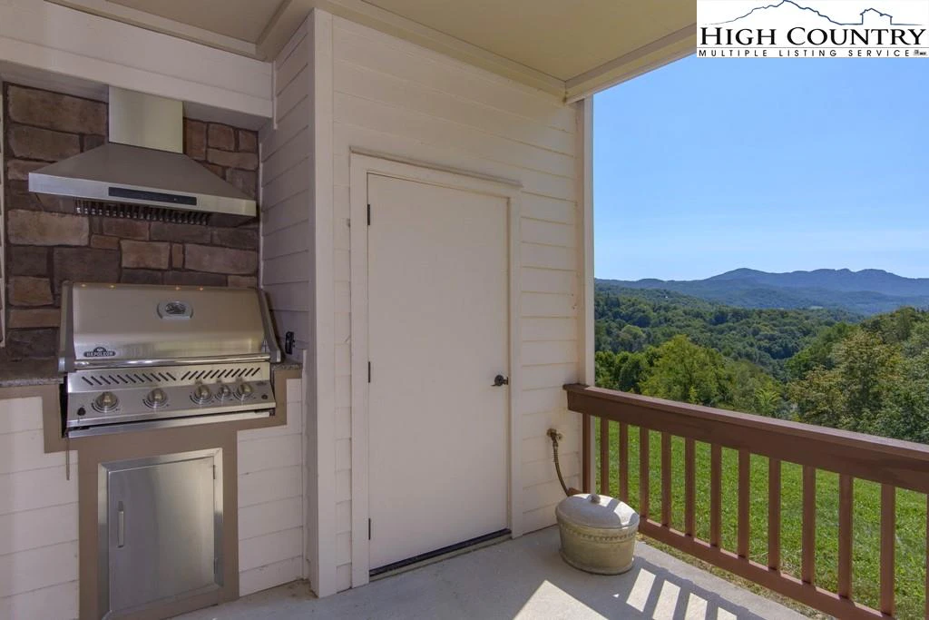Image number 6 for the current listing