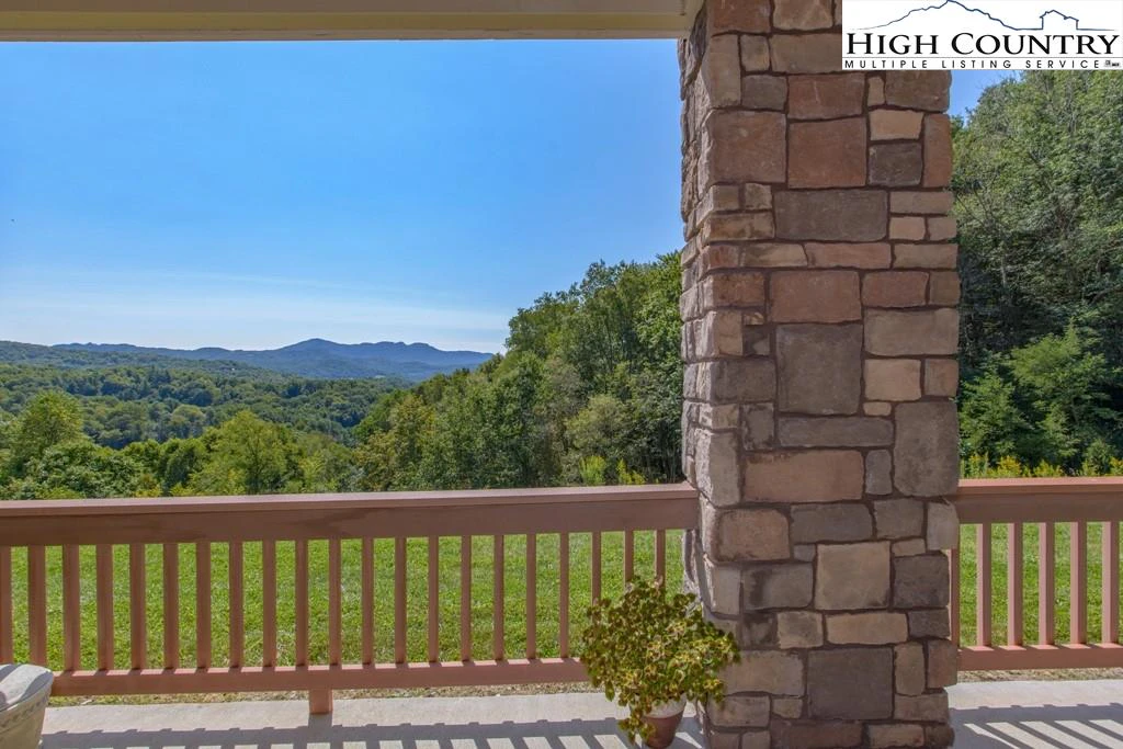 Image number 5 for the current listing