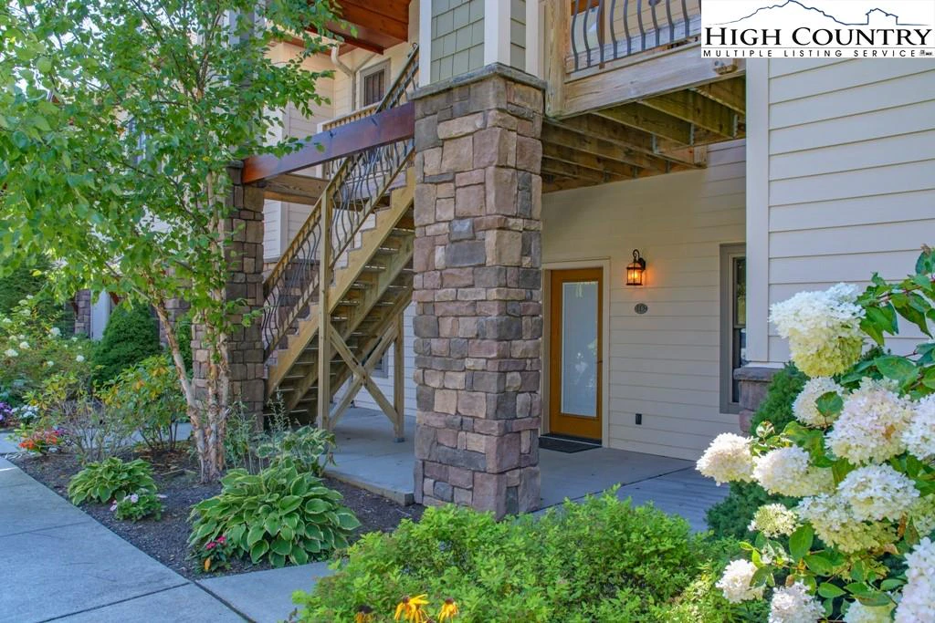 Image number 4 for the current listing