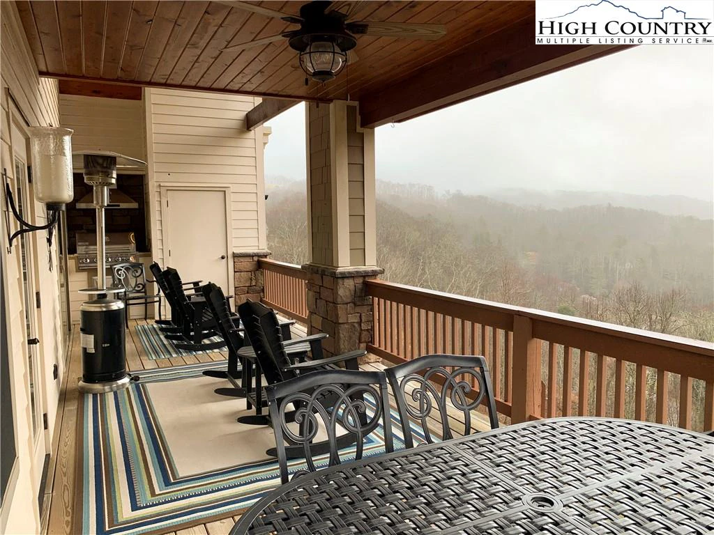 Image number 14 for the current listing