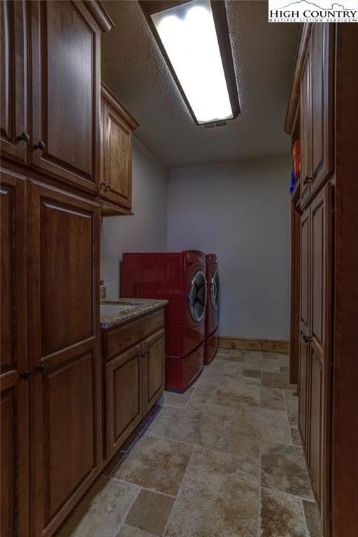 Image number 15 for the current listing