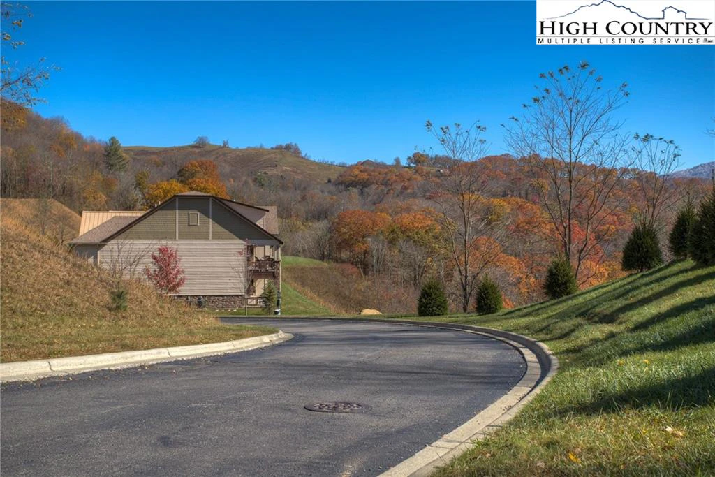 Image number 18 for the current listing