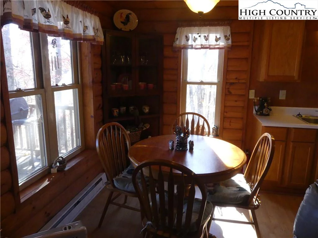 Image number 7 for the current listing