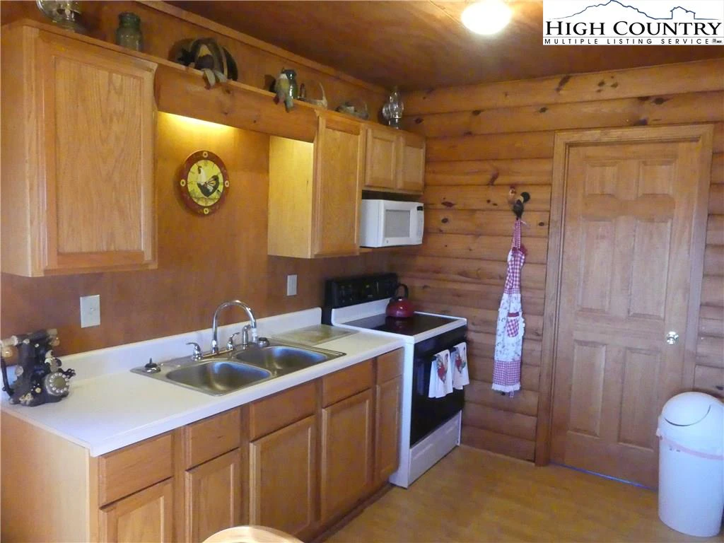 Image number 6 for the current listing